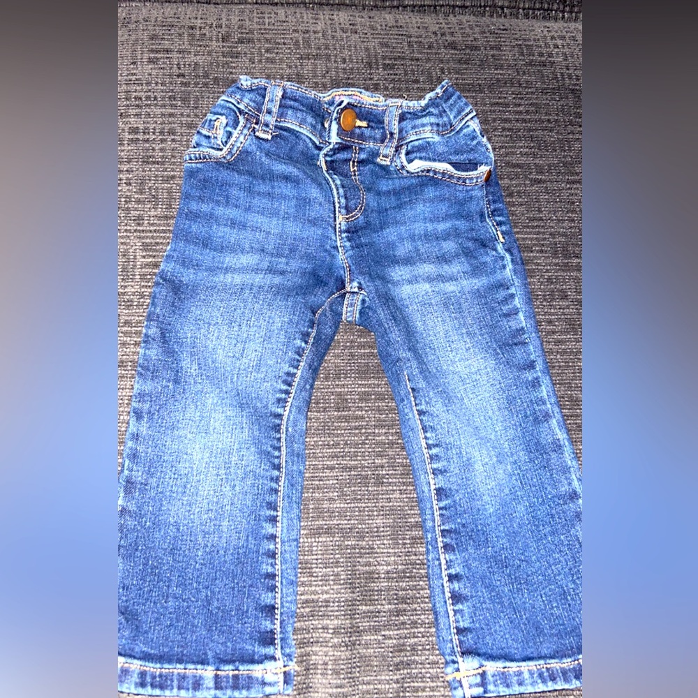 Toddler 18-24 months Girl jeans.
Brand The Children’s Place.